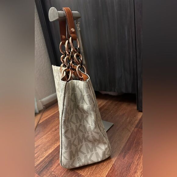 MICHAEL KORS CYNTHIA TOTE - Picture 6 of 8